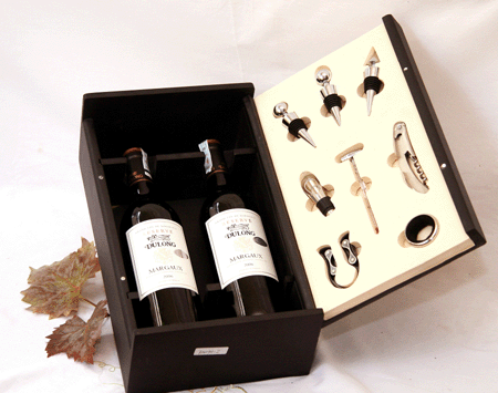 hộp đựng rượu bằng da làm quà tặng tết cho khách hàng