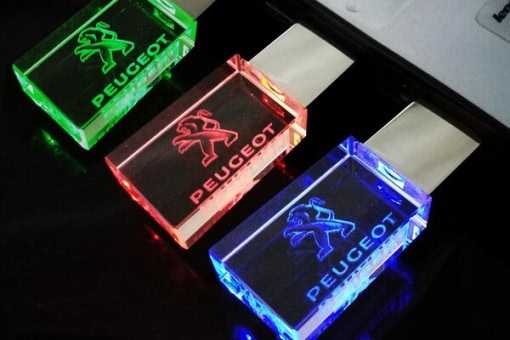 Quà tặng doanh nghiệp USB  in logo mẫu 4