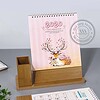 Lịch để bàn đế gỗ kèm ống cắm bút Tết 2020 5 lich de ban de go kem ong but 2 min