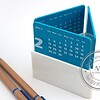 Lịch để bàn ống cắm bút tam giác 5 lich de ban qua tang ong but tam giac 2