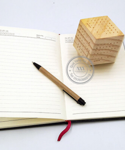 Lịch gỗ nguyên khối để bàn mặt tứ giác - Quà tặng Tết độc đáo, eco - friendly