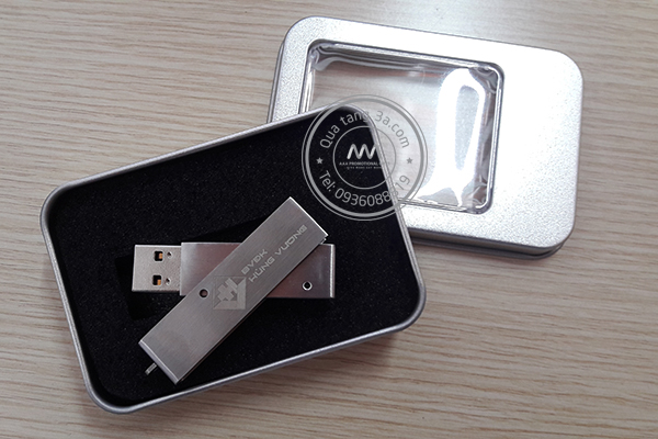 Quà tặng doanh nghiệp USB in logo và hộp đựng mẫu 1
